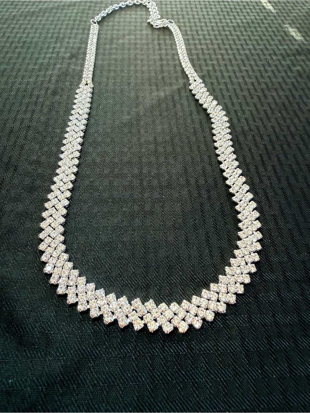 Rhinestone necklace NWOT!